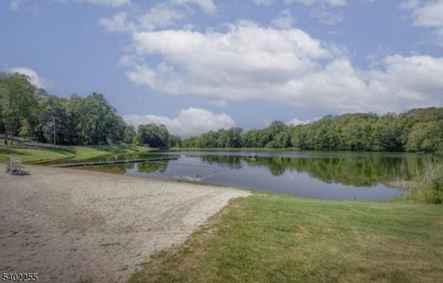 1 Stonewall Dr, Vernon Twp., NJ 07419