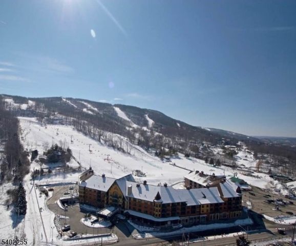 1 Stonewall Dr, Vernon Twp., NJ 07419