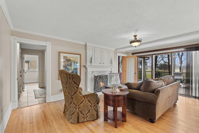 2890 Autumn Woods Drive, Chaska, MN 55318