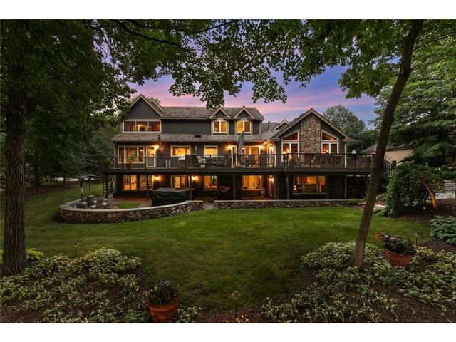 2890 Autumn Woods Drive, Chaska, MN 55318