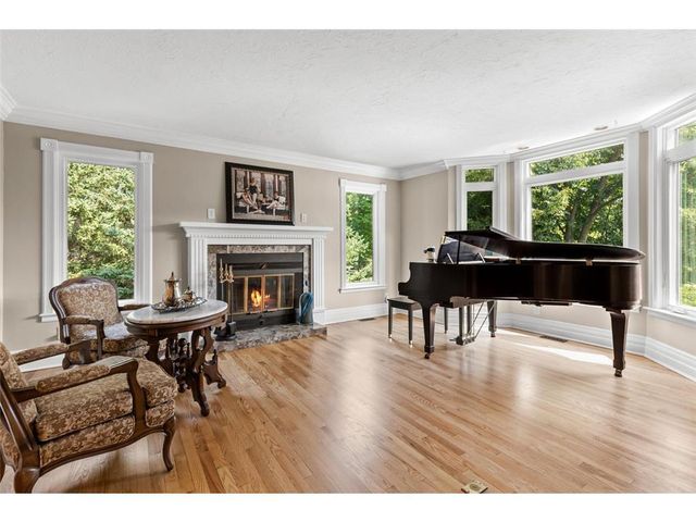 2890 Autumn Woods Drive, Chaska, MN 55318