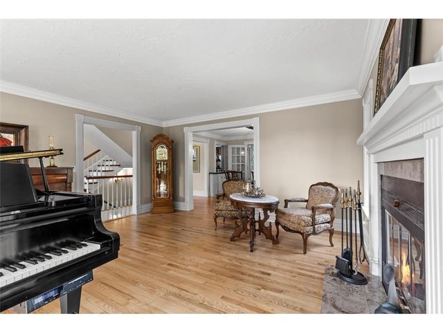 2890 Autumn Woods Drive, Chaska, MN 55318