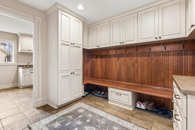 2890 Autumn Woods Drive, Chaska, MN 55318
