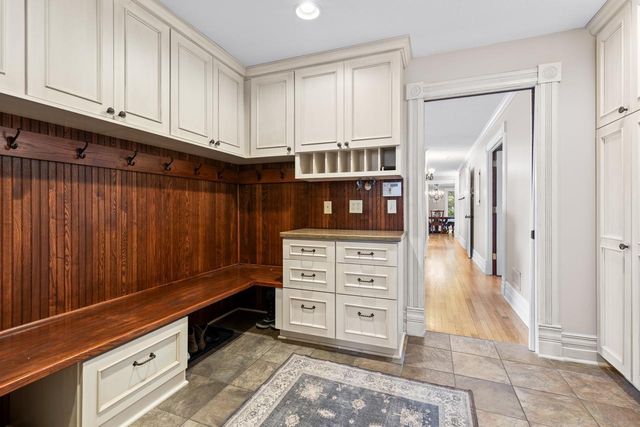 2890 Autumn Woods Drive, Chaska, MN 55318