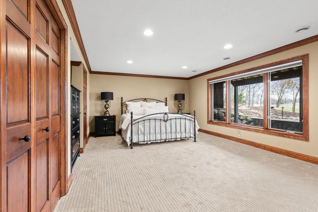 2890 Autumn Woods Drive, Chaska, MN 55318