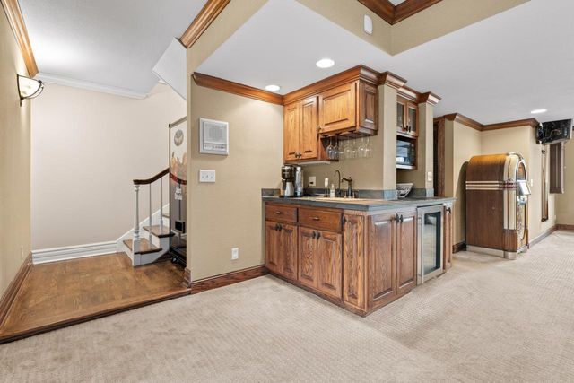 2890 Autumn Woods Drive, Chaska, MN 55318