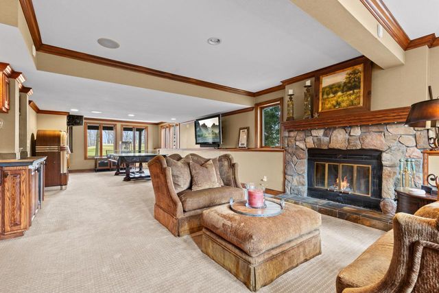 2890 Autumn Woods Drive, Chaska, MN 55318