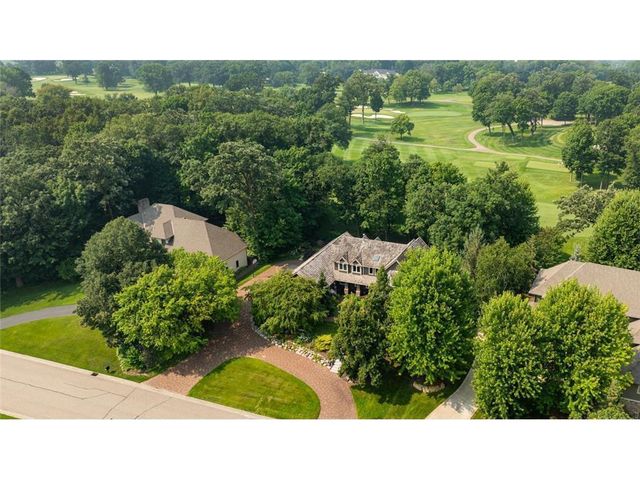 2890 Autumn Woods Drive, Chaska, MN 55318
