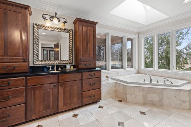 2890 Autumn Woods Drive, Chaska, MN 55318