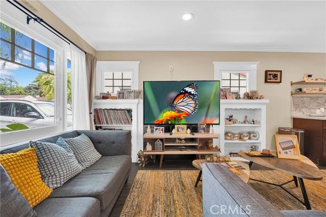 228 S El Molino, Alhambra, CA 91801