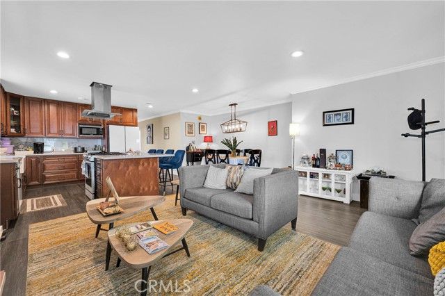 228 S El Molino, Alhambra, CA 91801