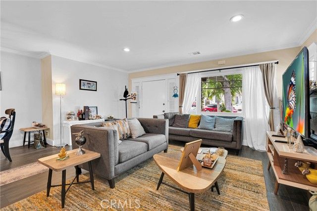 228 S El Molino, Alhambra, CA 91801