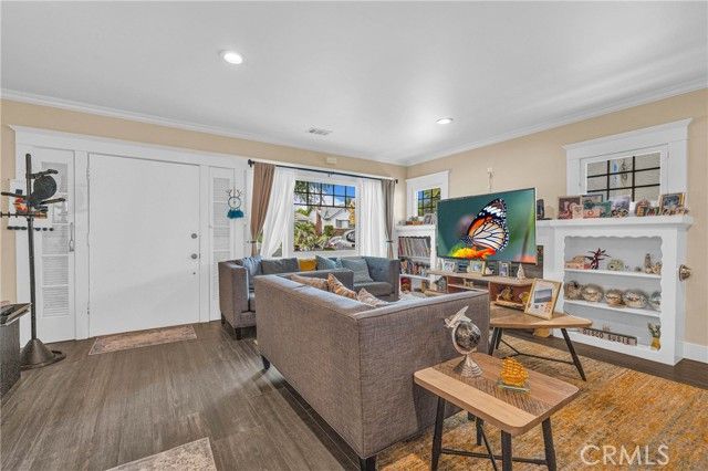 228 S El Molino, Alhambra, CA 91801