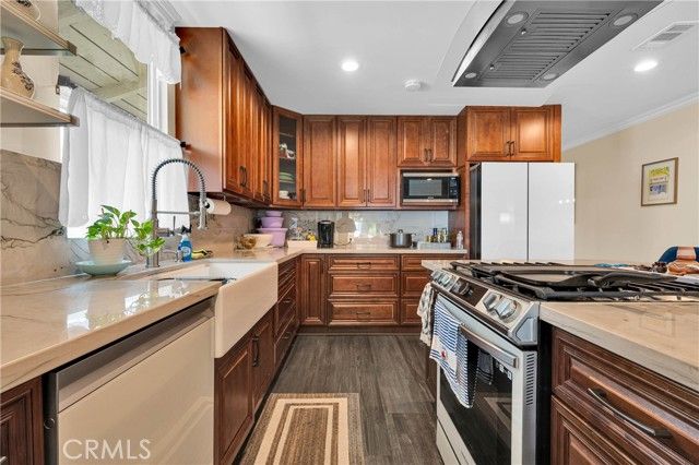 228 S El Molino, Alhambra, CA 91801