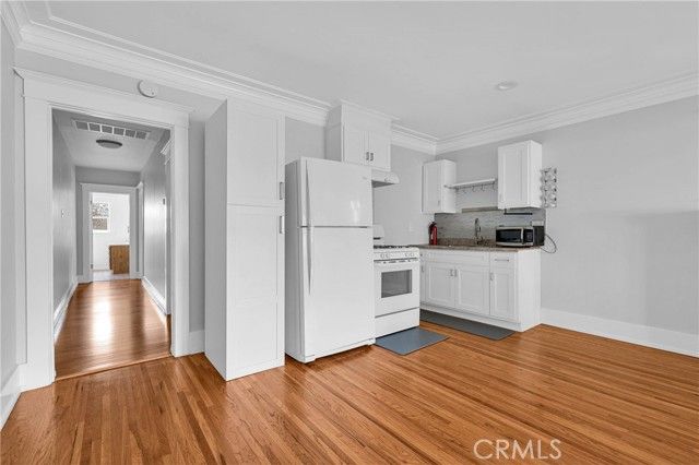 228 S El Molino, Alhambra, CA 91801