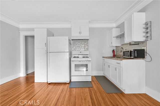 228 S El Molino, Alhambra, CA 91801