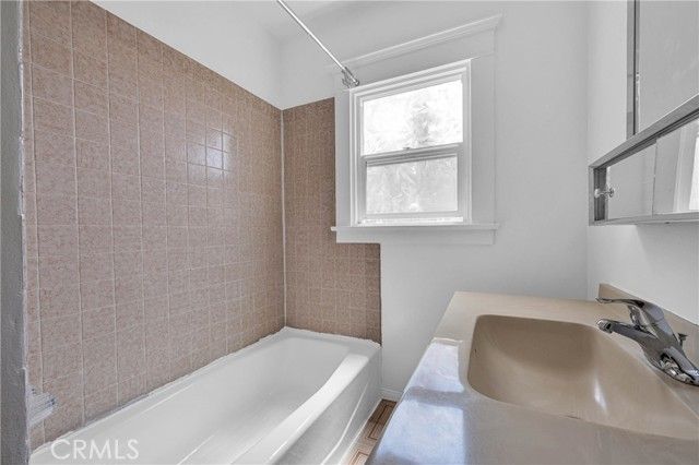 228 S El Molino, Alhambra, CA 91801