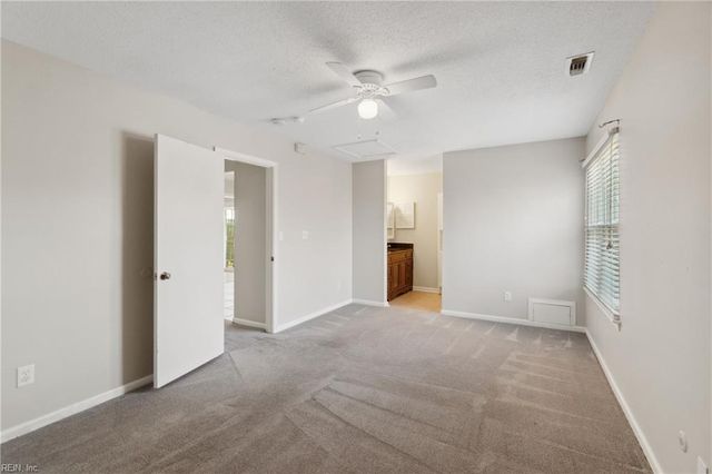 5352 Chatham Hall DR, Virginia Beach, VA 23464