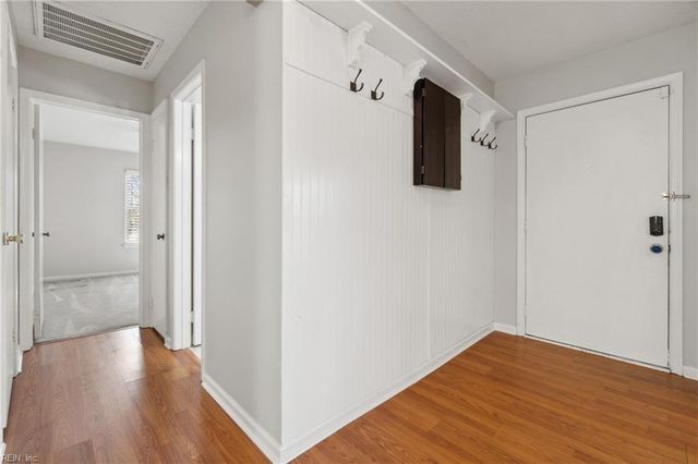 5352 Chatham Hall DR, Virginia Beach, VA 23464