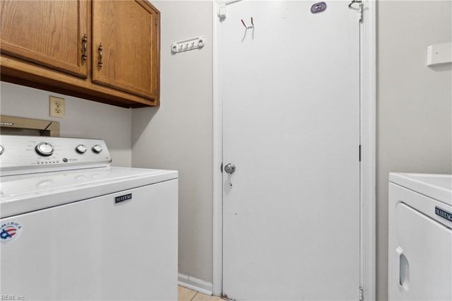 5352 Chatham Hall DR, Virginia Beach, VA 23464