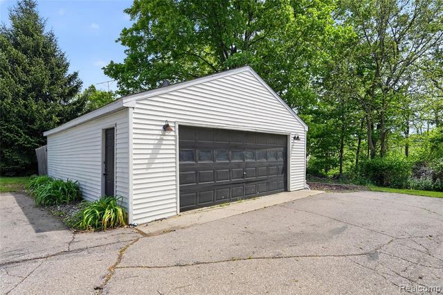 6235 Flushing Road, Flushing, MI 48433