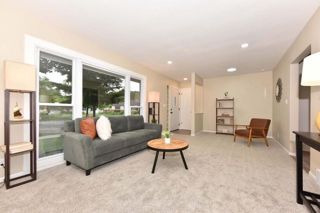 3675 S Taylor COURT, Milwaukee, WI 53207