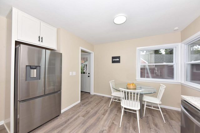 3675 S Taylor COURT, Milwaukee, WI 53207