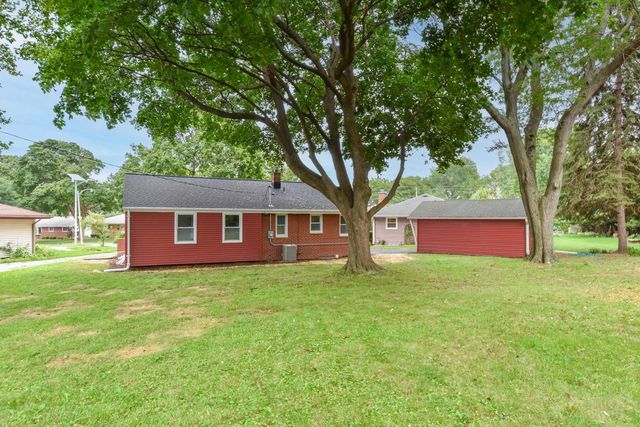 3675 S Taylor COURT, Milwaukee, WI 53207