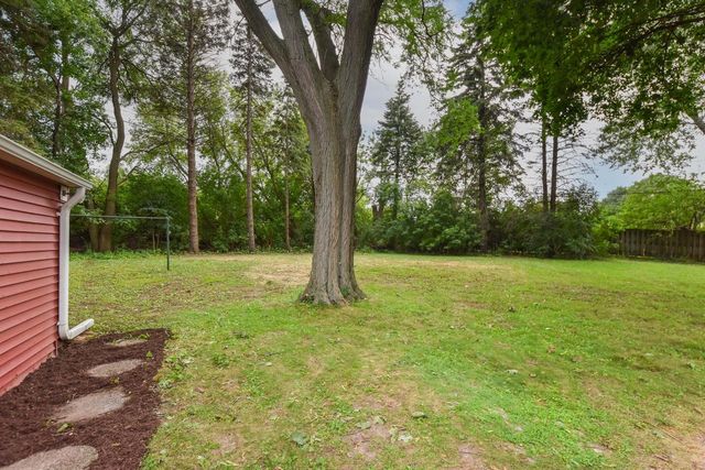 3675 S Taylor COURT, Milwaukee, WI 53207