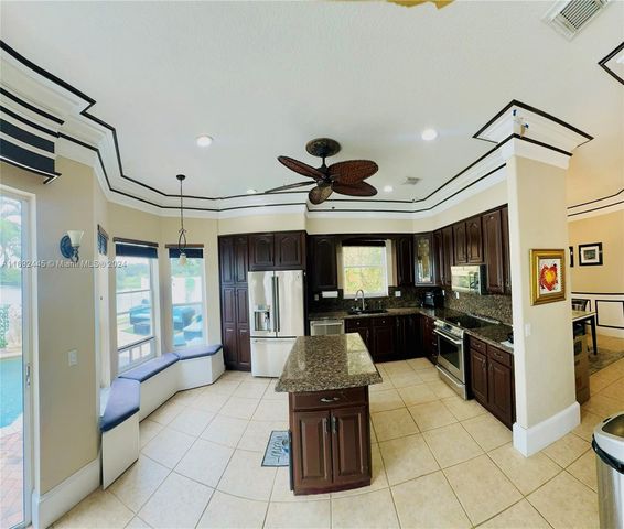 5363 SW 38th Ave, Hollywood, FL 33312