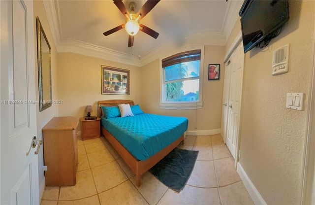 5363 SW 38th Ave, Hollywood, FL 33312
