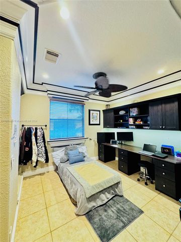 5363 SW 38th Ave, Hollywood, FL 33312