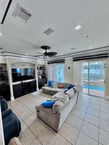 5363 SW 38th Ave, Hollywood, FL 33312