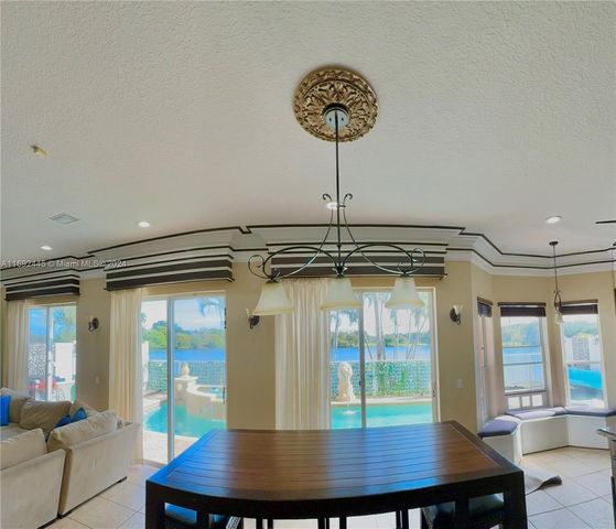 5363 SW 38th Ave, Hollywood, FL 33312