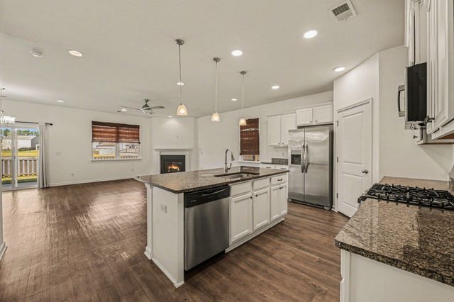 621 Wayton Circle, Moncks Corner, SC 29461