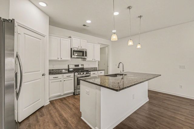 621 Wayton Circle, Moncks Corner, SC 29461