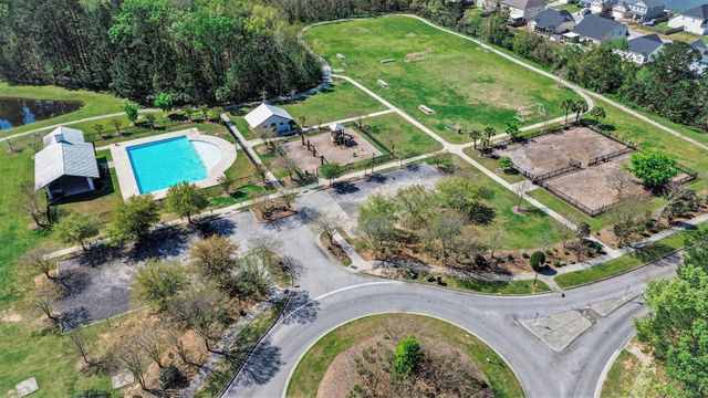 621 Wayton Circle, Moncks Corner, SC 29461