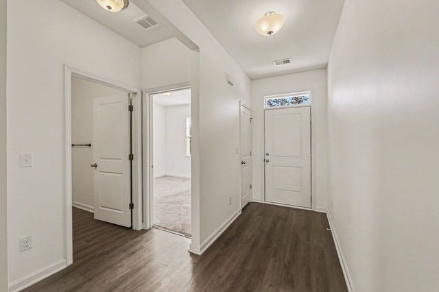 621 Wayton Circle, Moncks Corner, SC 29461