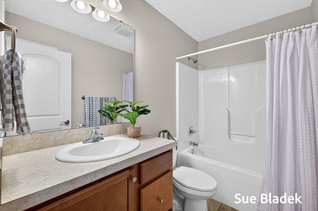 3716 Hickoryrow Court, Holland, MI 49424