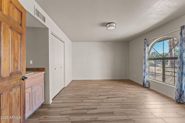 55500 N VULTURE MINE Road, Wickenburg, AZ 85390