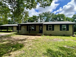 2491 S Hinton Rd, Southside, TN 37171