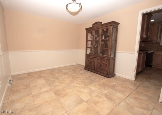 8094 Rolling Brook Road, Sagamore Hills, OH 44067