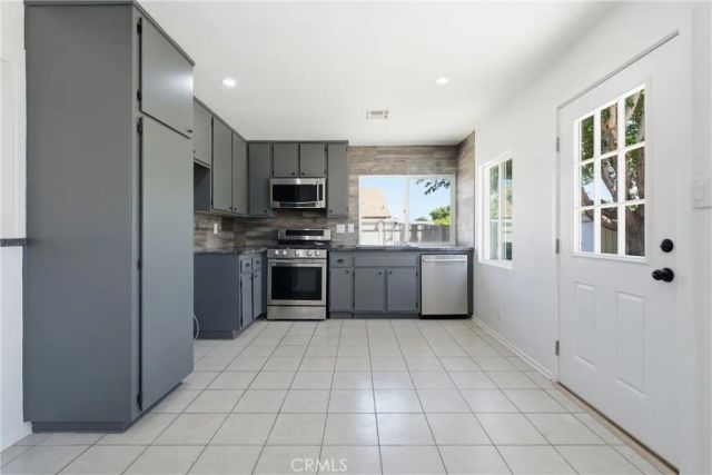 42804 Yew Street, Lancaster, CA 93536