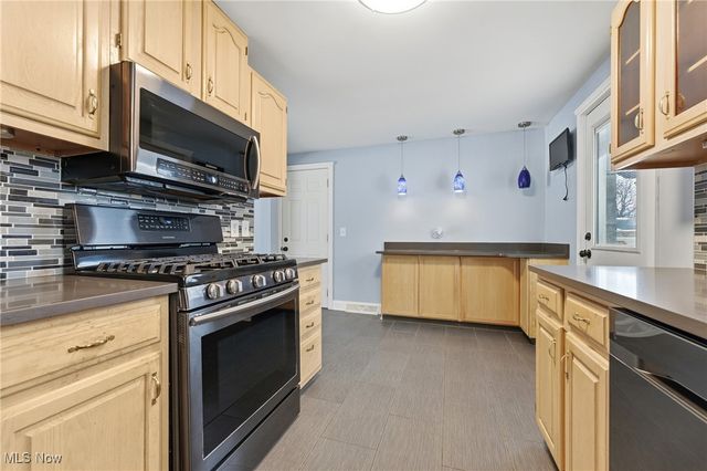 839 37th Street NW, Canton, OH 44709