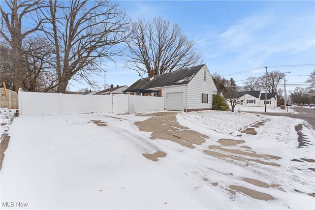 839 37th Street NW, Canton, OH 44709