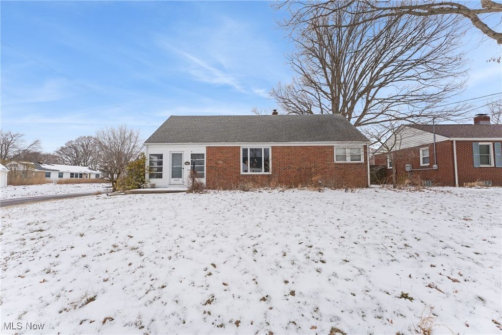 839 37th Street NW, Canton, OH 44709