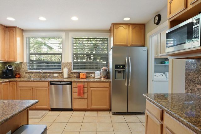 1212 W Walnut St, Stockton, CA 95203