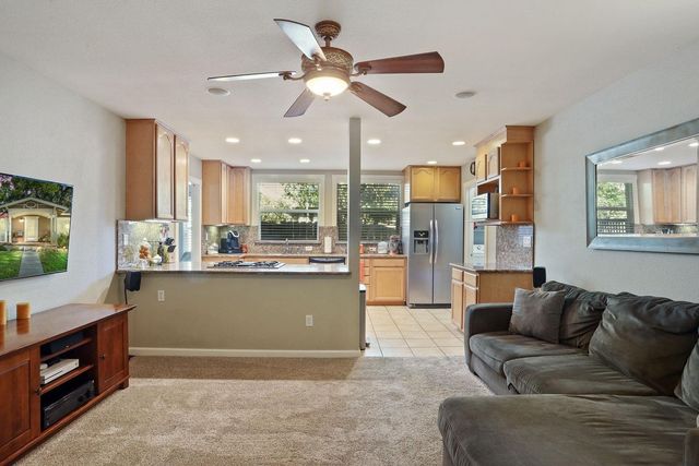 1212 W Walnut St, Stockton, CA 95203