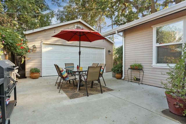 1212 W Walnut St, Stockton, CA 95203