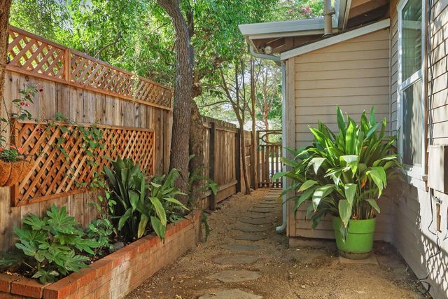 1212 W Walnut St, Stockton, CA 95203
